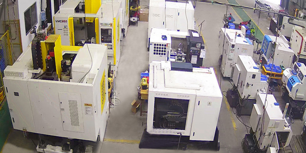 巨偉鈦業(yè)專(zhuān)注于鈦合金方塊、鈦合金餅、鈦合金環(huán)、鈦合金法蘭等鈦鍛件的研究及生產(chǎn)，產(chǎn)品性能穩(wěn)定，應(yīng)用廣泛。